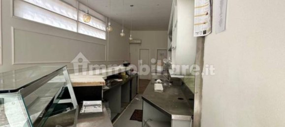 2 rooms Commercial property in Lucca, Italy No. 320883 6