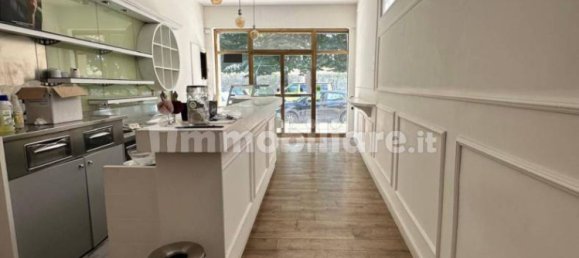 2 rooms Commercial property in Lucca, Italy No. 320883 5