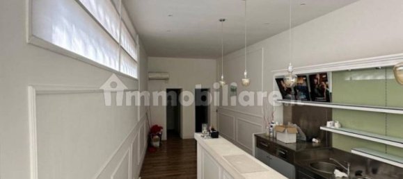 2 rooms Commercial property in Lucca, Italy No. 320883 2