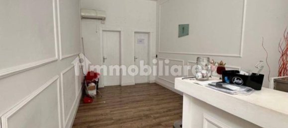 2 rooms Commercial property in Lucca, Italy No. 320883 4