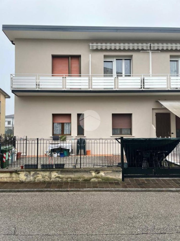 2 bedrooms Apartment in Curtatone, Italy No. 157272