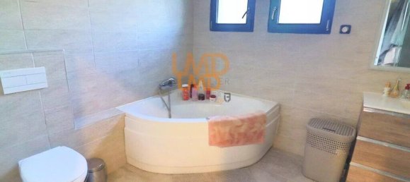 3 Schlafzimmer Haus in Tourves, France, Nr. 343052 8