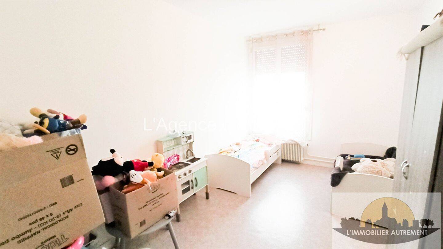 2 bedrooms Apartment in Beauvais, France No. 100088