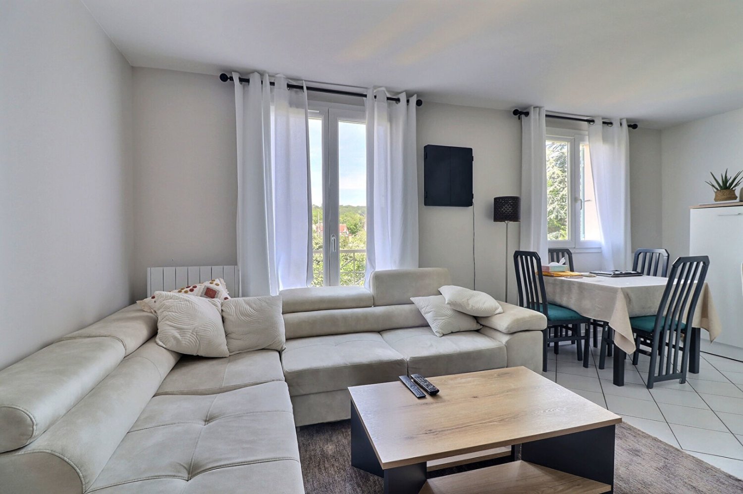 1 bedroom Apartment in Taverny, France No. 135435