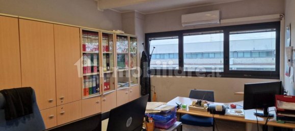 Armazém em Gerenzano, Italy 678 m² N.º 316978 12