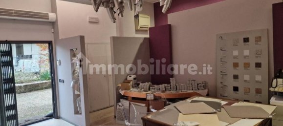 Armazém em Gerenzano, Italy 678 m² N.º 316978 17