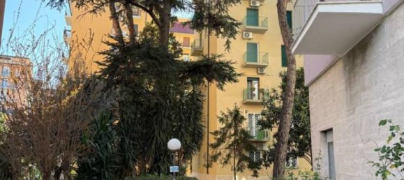 2 bedrooms Apartment in Rome, Italy No. 12652 2