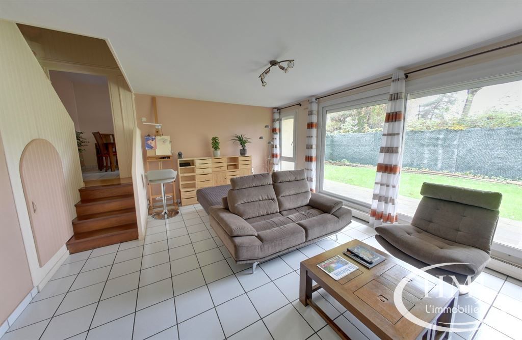 2 bedrooms Apartment in Essonne, France No. 173869