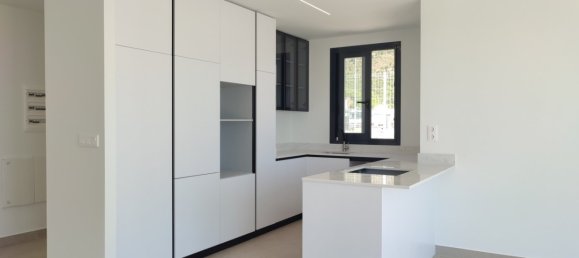 Villa de 4 dormitorios en Polop, Spain No. 2681 12