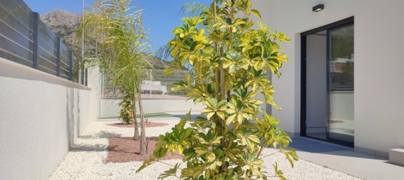 Villa de 4 dormitorios en Polop, Spain No. 2681 30