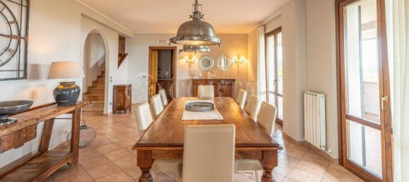 4 bedrooms Villa in Passignano sul Trasimeno, Italy No. 282076 11