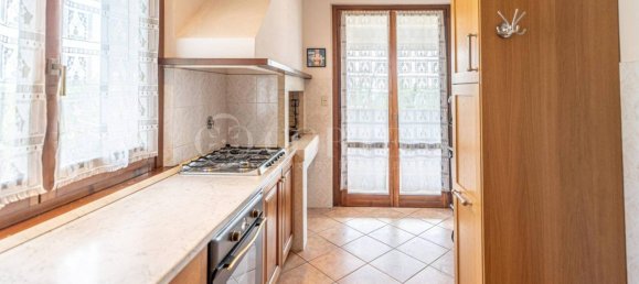 4 bedrooms Villa in Passignano sul Trasimeno, Italy No. 282076 16