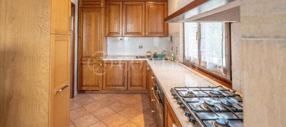 4 bedrooms Villa in Passignano sul Trasimeno, Italy No. 282076 15