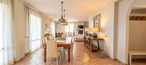 4 bedrooms Villa in Passignano sul Trasimeno, Italy No. 282076 8