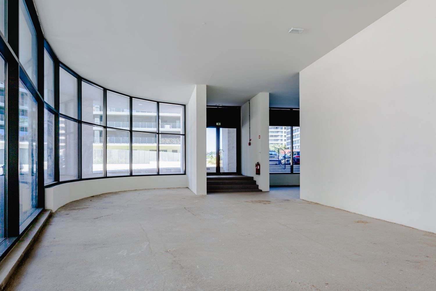 118m² Commercial property in Lisbon, Portugal No. 74042