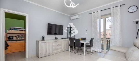 3 rooms Apartment in Rome, Italy No. 63356 5