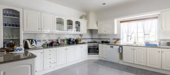 5 bedrooms House in Caldas da Rainha, Portugal No. 143069 7