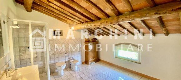 8 bedrooms Villa in Lucca, Italy No. 379729 13