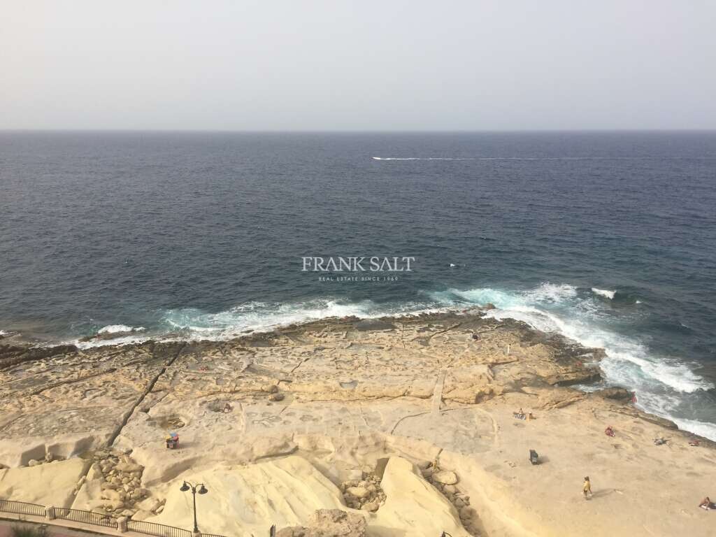 Apartamento de 3 dormitorios en Sliema, Malta No. 3829