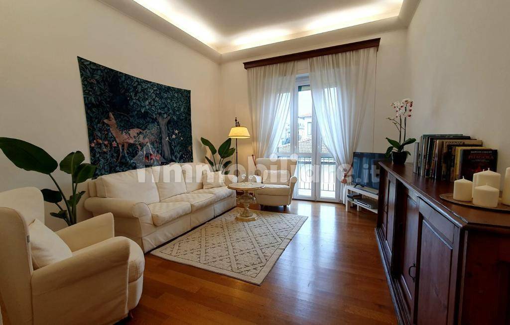2 bedrooms Apartment in Florence, Italy No. 362435