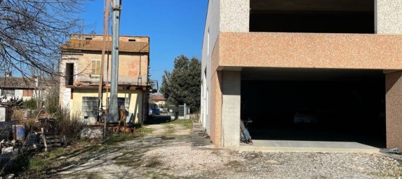 Lagerhaus in Perugia, Italy 1320m², Nr. 256169 20