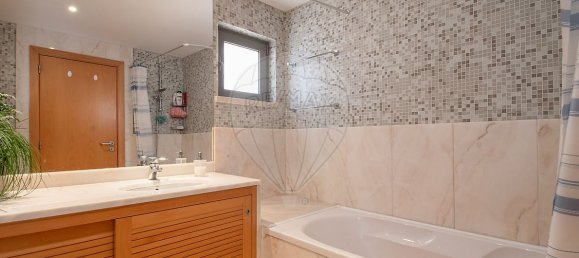 5 bedrooms House in Quarteira, Portugal No. 28739 25