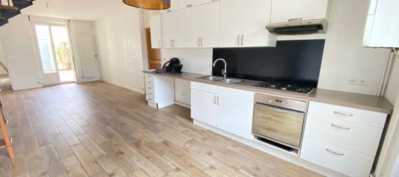 4 rooms House in Orleans, France No. 239665 2