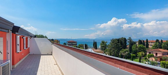 3 bedrooms Apartment in Sirmione, Italy No. 365591 3