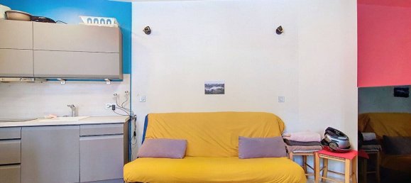 Studio in Paris, France No. 177951 6