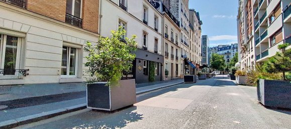 Studio in Paris, France No. 177951 8