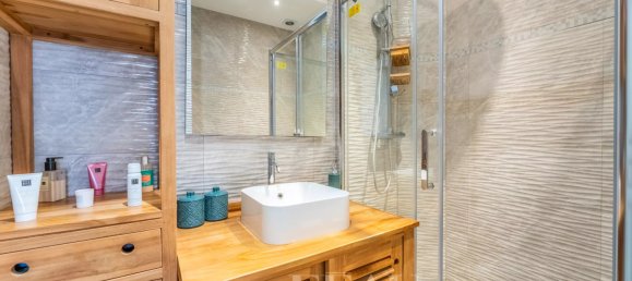 3 bedrooms Apartment in Paris, France No. 186845 10