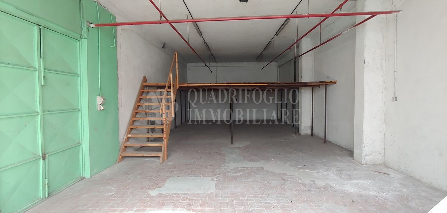  عقار تجاري في Rome, Italy 100متر مربع رقم 288599