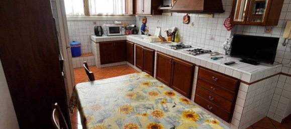 Квартира с 4 комнатами в Рим, Италия № 84212 3