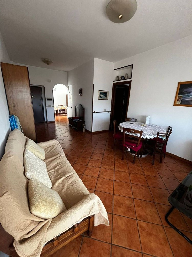 Квартира с 4 комнатами в Рим, Италия № 84212