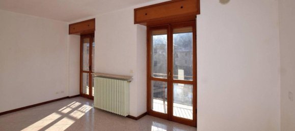 8 rooms House in Zogno, Italy No. 171650 9