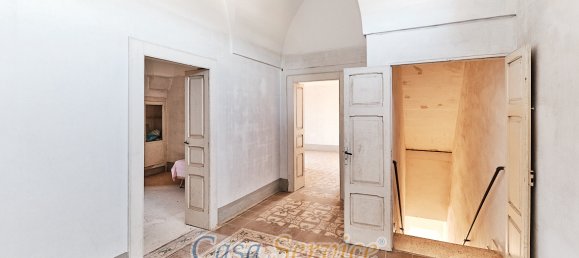 2 bedrooms House in Ruffano, Italy No. 59699 6