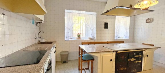 5 bedrooms House in A Coruna, Spain No. 57701 3