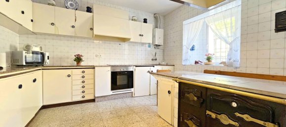 5 bedrooms House in A Coruna, Spain No. 57701 2