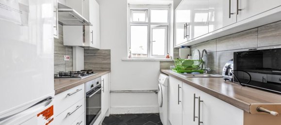 3 bedrooms House in London, United Kingdom No. 7673 3