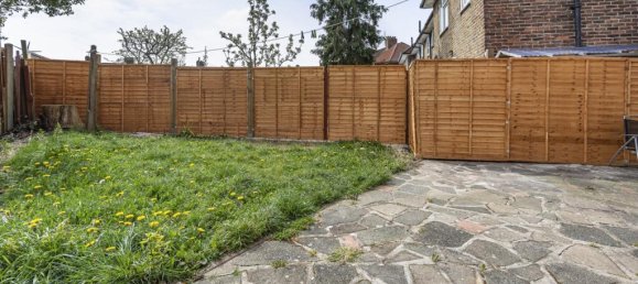 3 bedrooms House in London, United Kingdom No. 7673 8