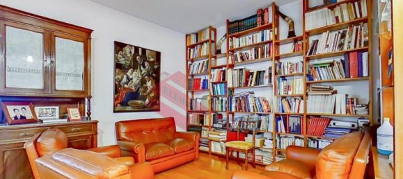 4 bedrooms Apartment in Rome, Italy No. 160545 8