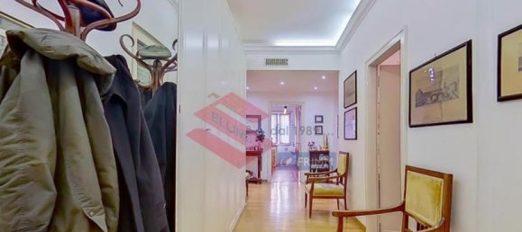 4 bedrooms Apartment in Rome, Italy No. 160545 2