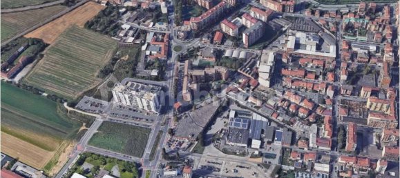 1 bedroom Apartment in Turin, Italy No. 281084 5