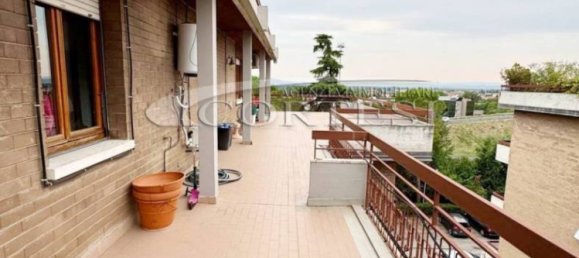 3 bedrooms Penthouse in Perugia, Italy No. 353557 6