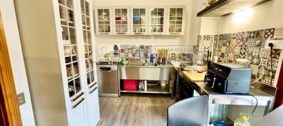 3 bedrooms Penthouse in Perugia, Italy No. 353557 9