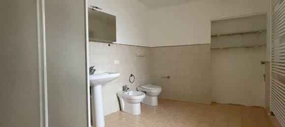 1 bedroom Apartment in Iseo, Italy No. 131519 14