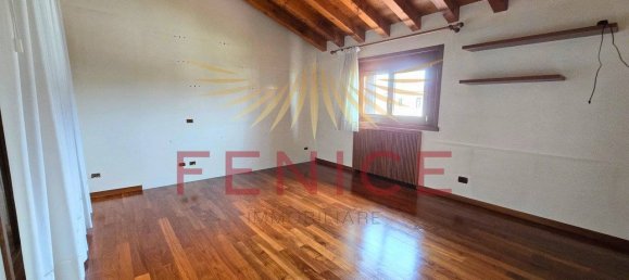 4 bedrooms Villa in Montebelluna, Italy No. 363092 3