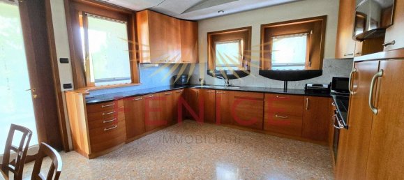 4 bedrooms Villa in Montebelluna, Italy No. 363092 32