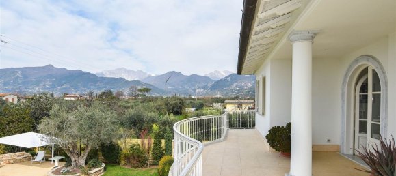 8 rooms Villa in Pietrasanta, Italy No. 38810 10