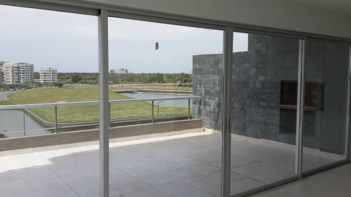 2 bedrooms Apartment in Tigre, Argentina No. 15429